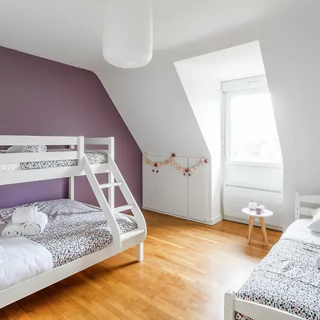 4 Bedroom Stunning In Holiday home Cancale